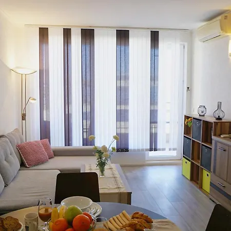 Apartment бийч - *