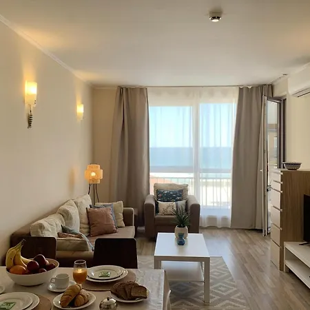 C - бийч с * Obzor