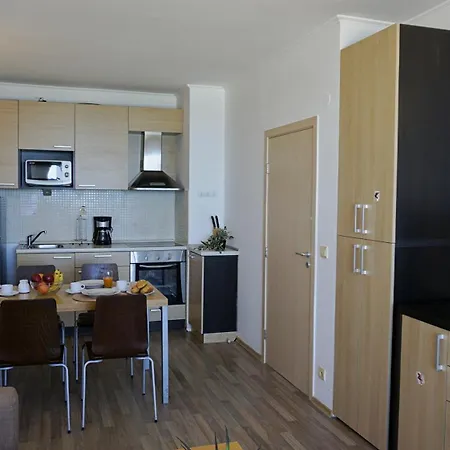 C - бийч с Obzor