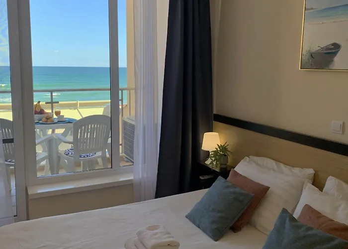 アパート C - бийч с