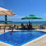 C - бийч с Apartment