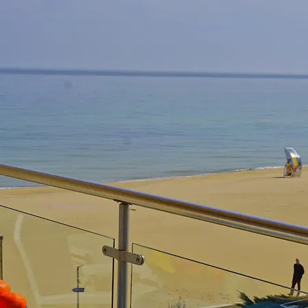 C - бийч с Obzor