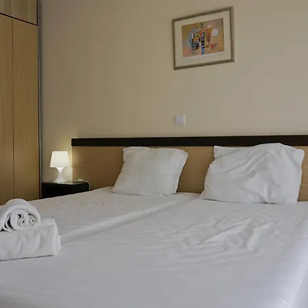 C - бийч с Apartament *