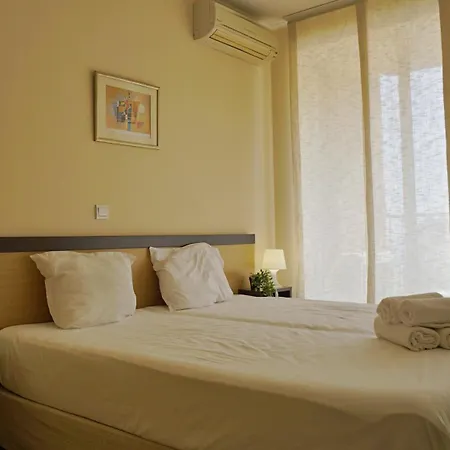 C - бийч с * Obzor