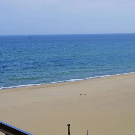 C - бийч с Apartament Obzor