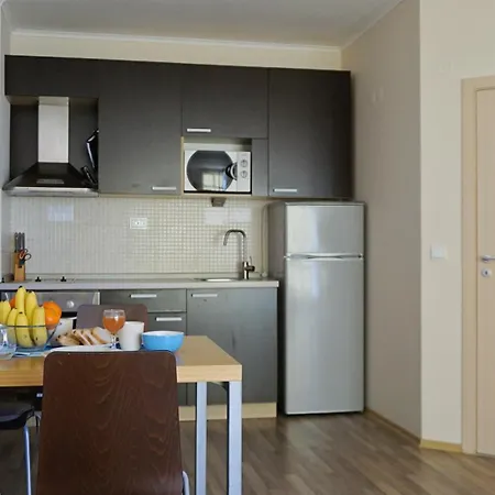 C - бийч с Apartament Obzor