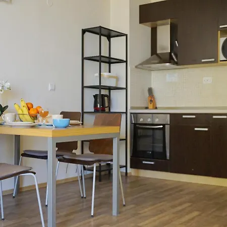 C - бийч с Apartament