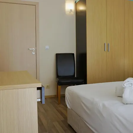 C - бийч с Apartament