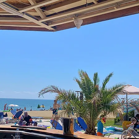 C - бийч с Obzor