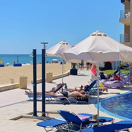 C - бийч с * Obzor