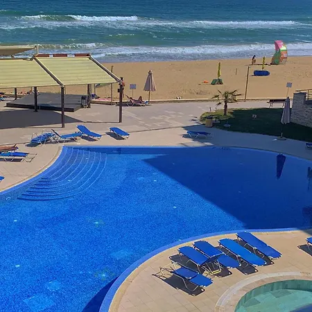 C - бийч с Appartement *