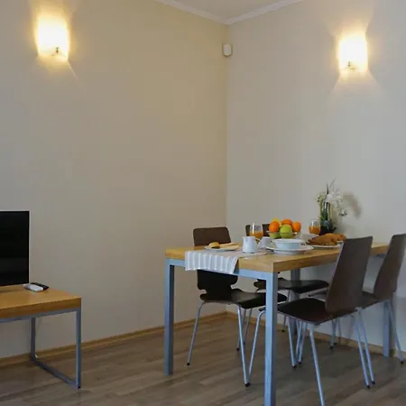 C - бийч с Apartament