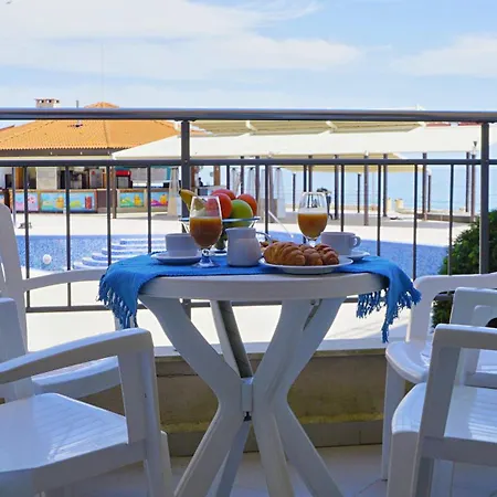 C - бийч с * Obzor