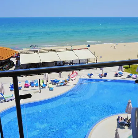 C - бийч с Apartament Obzor