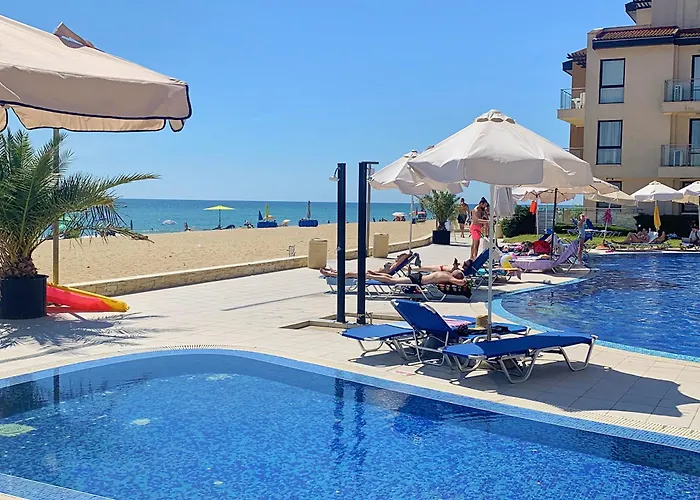 C - бийч с 公寓