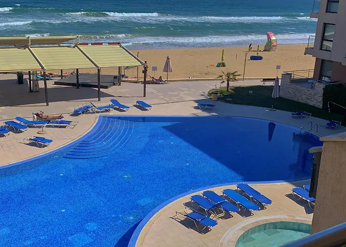 C - бийч с Apartment *