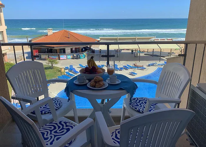 C - бийч с Apartment