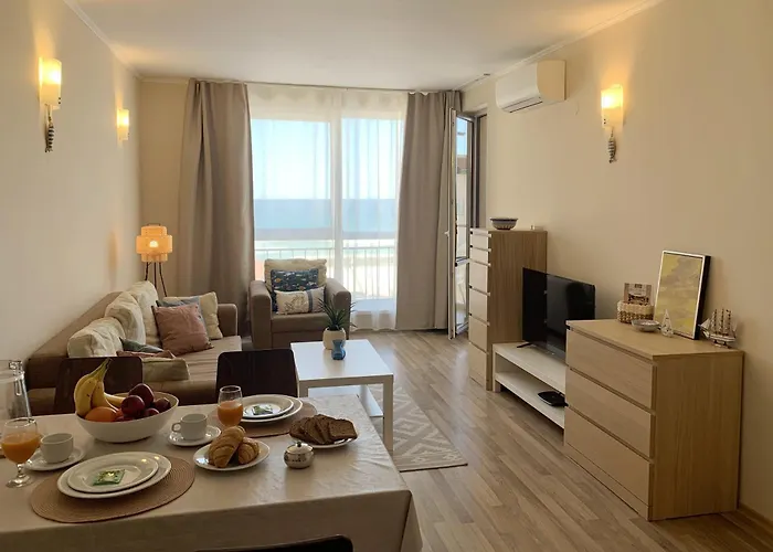 C - бийч с Apartment