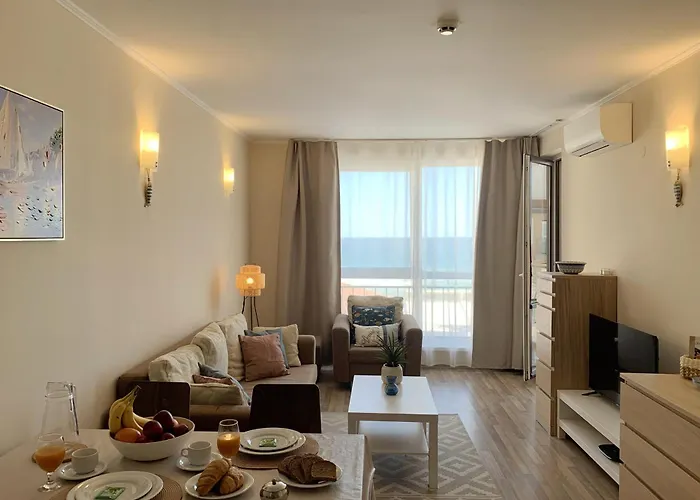 C - бийч с * Obzor