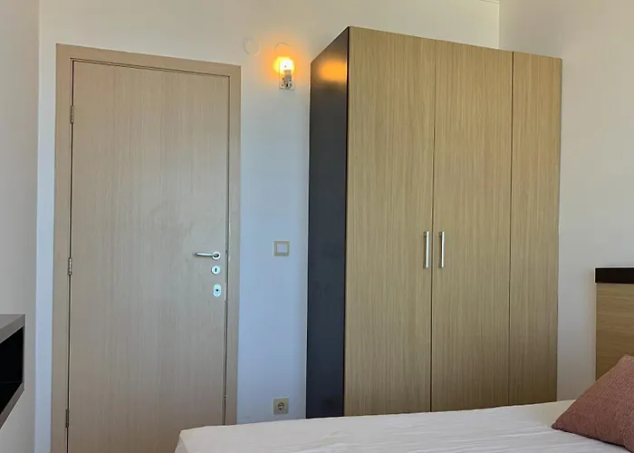 C - бийч с Apartment Obsor