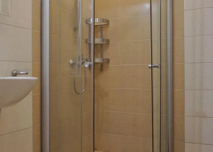 C - бийч с Apartment *