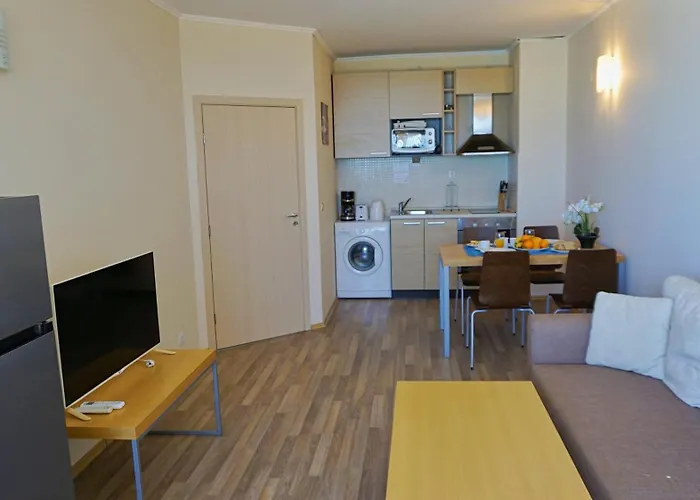 C - бийч с Appartement